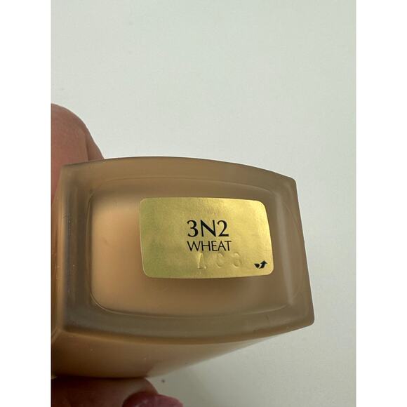 Estee Lauder Futurist Skin Tint Serum Foundation 3N2 Wheat - Picture 4 of 4